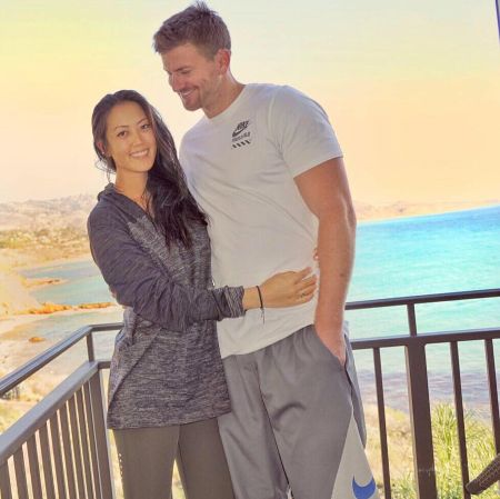 They seperated after a year of love relationship.